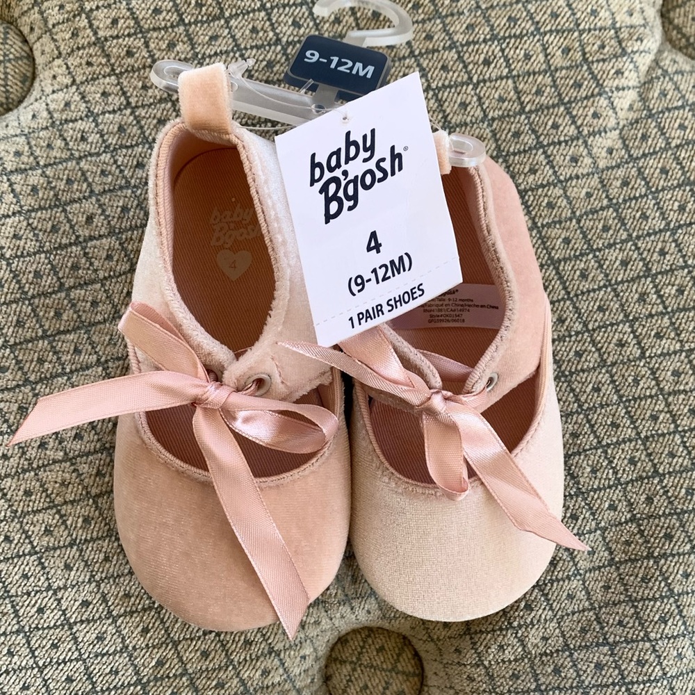 Baby b’gosh size 4 girls shoes